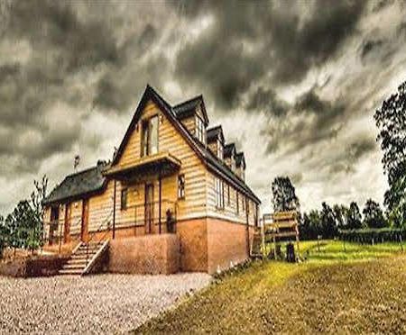 Big Bear Lodge Melverley エクステリア 写真